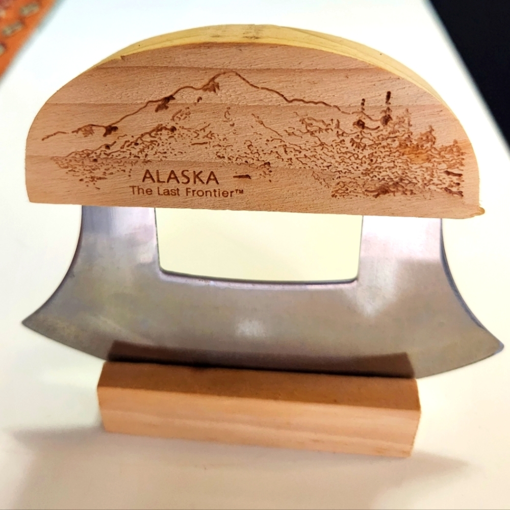 NWT Alaskan Mezzaluna Knife, Rocker Chopper, Slicer Cutter with wooden stand